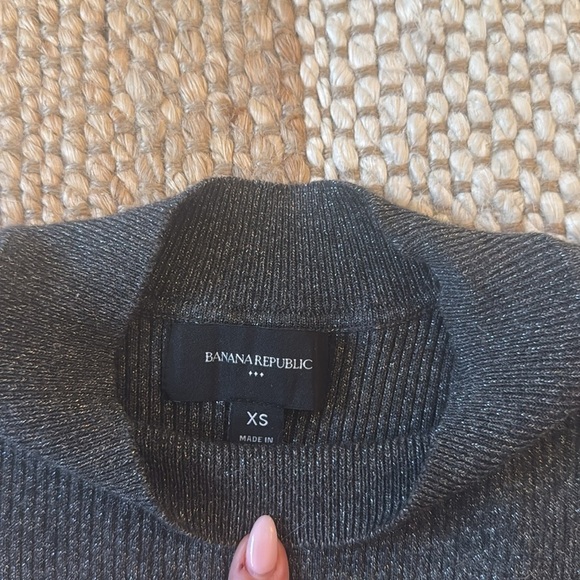 Banana Republic Charcoal Knit Sweater - Picture 2 of 2